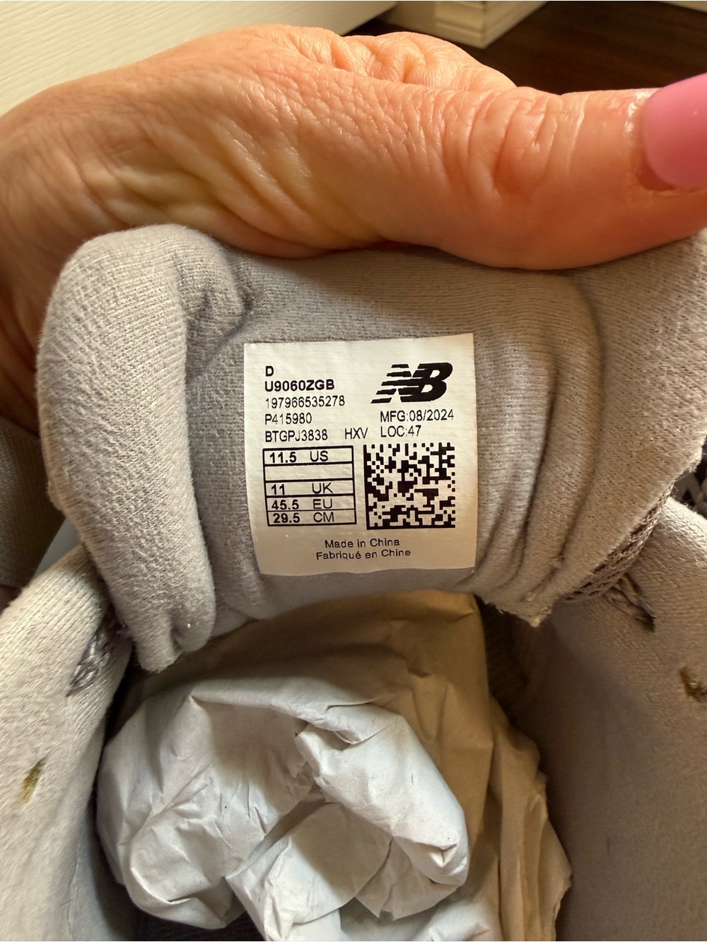 NEW BALANCE 9060 Men’s 11.5 Sneakers - Picture 4 of 6
